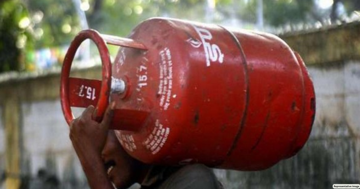 Commercial LPG gas cylinder price hiked by Rs 7